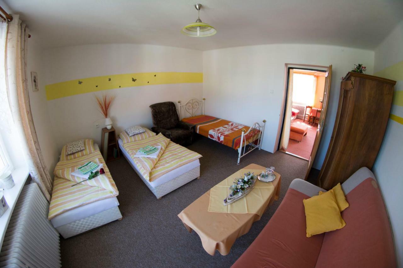 Penzion Kamenny Dvur Vimperk Exterior foto