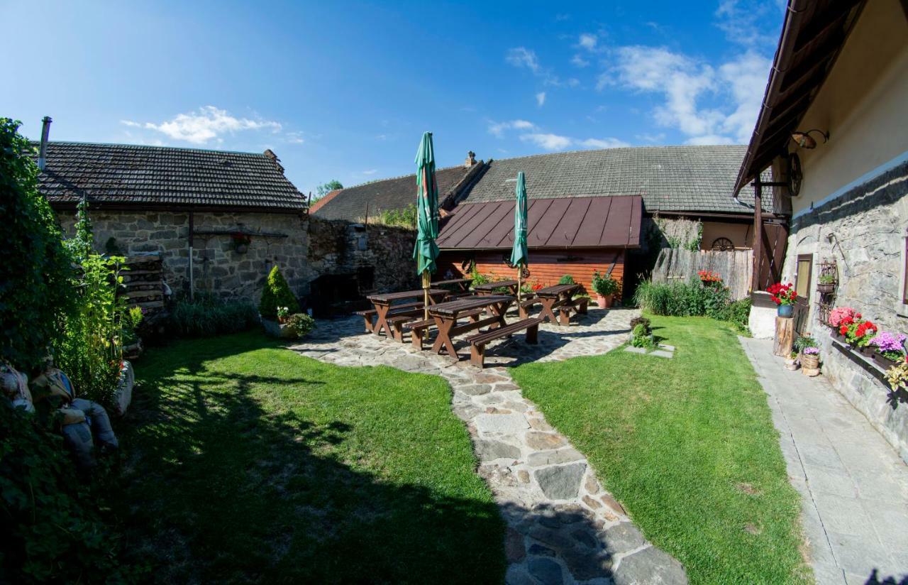 Penzion Kamenny Dvur Vimperk Exterior foto