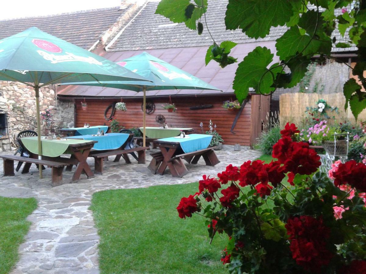 Penzion Kamenny Dvur Vimperk Exterior foto